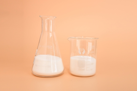 De melkachtige Witte E471-Gedistilleerde Monoglyceride GMS van de Voedselemulgator Onverzadigde toestand