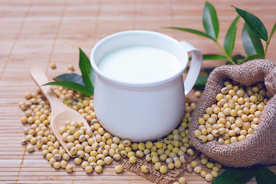 Het Eetbare Schuimwerend middel Gedistilleerde Monoglyceride E471 van FSSC voor Sojasaus en Sojaboonmelk